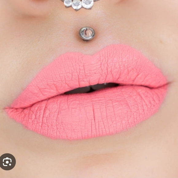 Jeffree Star Velour Liquid Lipstick - Shade 714 - Picture 2 of 3